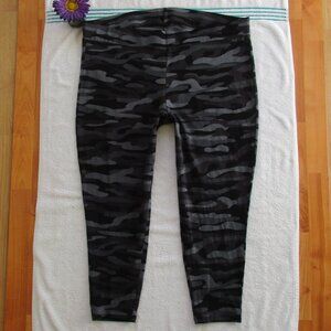 TORRID Leggings Size 4 Black Camouflage